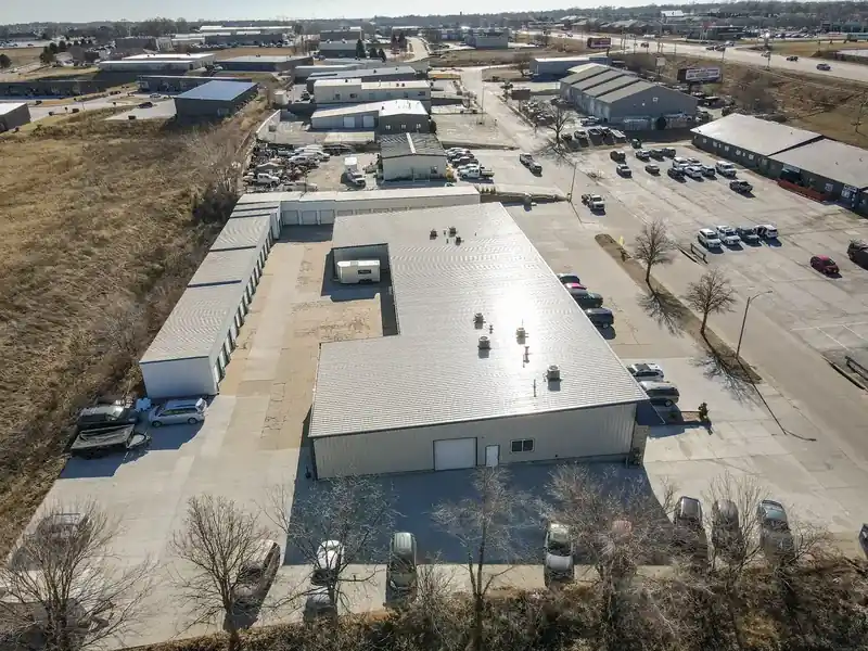 Commercial roof preventative maintenance contractor in Omaha NE — Royalty Roofing and Siding